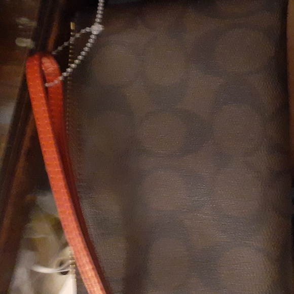 Mkors wristlet - Picture 2 of 2